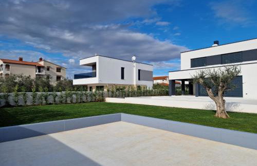 Amazing private villa with outdoor swimming pool in Vodnjan - Photo 43