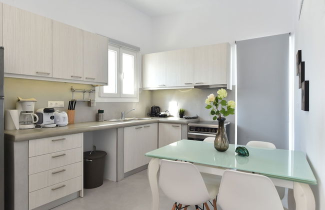 The Local House - Photo 11