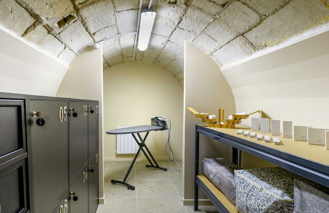 Hôtel Corneille - Entrée autonome, réception en ligne -Encore Mieux - Photo 2