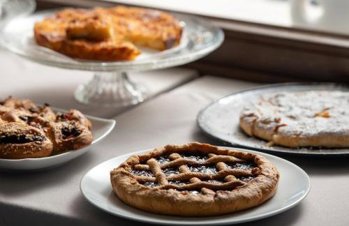 Karavia Lux Inn - Photo 34