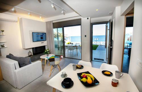 LENICO Seafront Villa - Photo 17