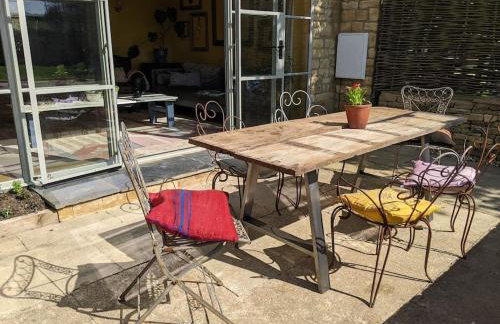 Stylish 3 bed Cotswold cottage with stunning views - Foto 29