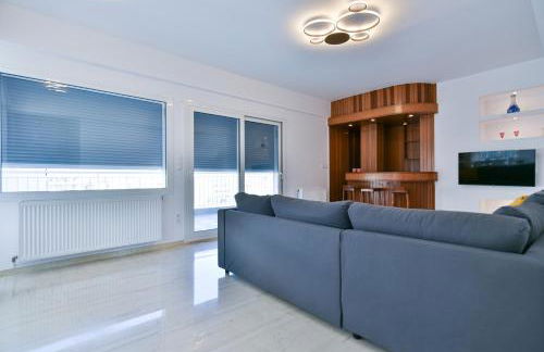 Delightful Penthouse - Photo 32