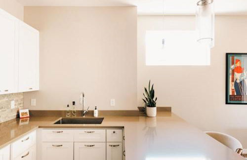 Modern Comfort w Mountain Views - Pet-Friendly - Foto 16