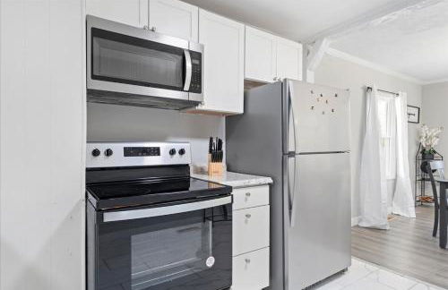 Stylish Private Room in Peaceful Home| 30 Nite Min - Foto 21