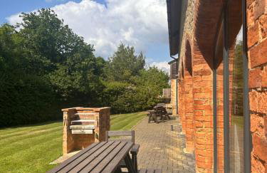 Rats Retreat at Tove Valley Cottages - Photo 18