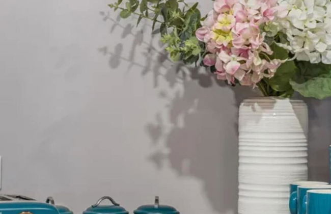 Immaculate 6-bed Ivy House - Photo 17