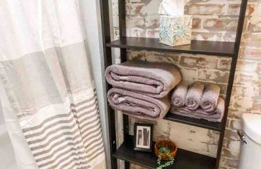 Renovated Bungalow Getaway - Foto 62