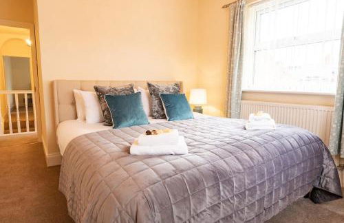 Great 3 bed Handbridge home Sleeps 6 EV Charger - Photo 6