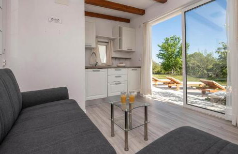 Cozy Home In Veliki Brocanac - Foto 32