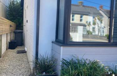 The Salt Box- Lovely refurbished annexe, free parking, walk to Porth beach. - Foto 14