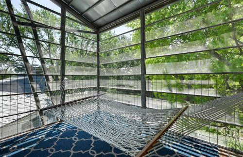 The Architect's Modern Castle - Photo 33