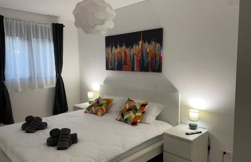 LuxStay Apartments APT3 - Private Parking, Terrace - Foto 7