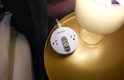 HostWise Stays - 2 King Beds, Free Street Parking, North Side Gem - Foto 18