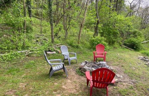Inviting Cottage Rental on a Private Farm in Rileyville, Virginia - Photo 46