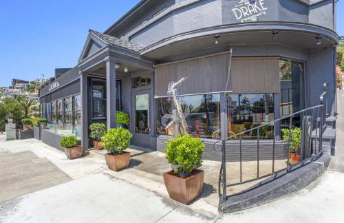 Penthouse Steps from Victoria Beach 180 degree ocean views - Foto 33