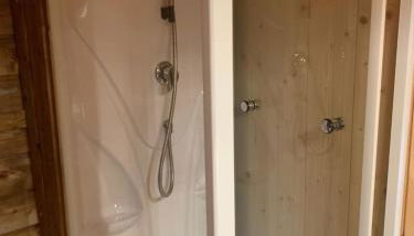 Trappeur du Camping la Saline d'Arc et Senans - Photo 4, Shower