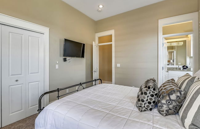 Paradise Pointe - Gorgeous 4 BR home with pool by RedAwning - Foto 11