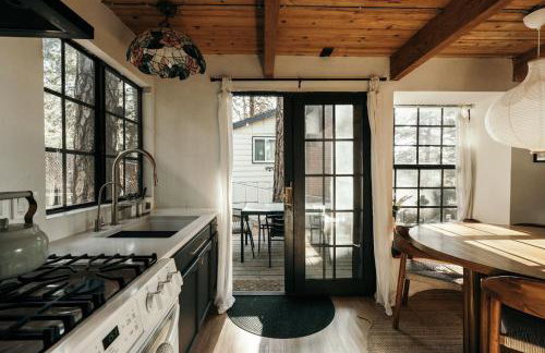 Rous Cabin Getaway Hot Tub - Foto 17