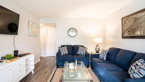 Luxury stay near Oakridge Mall for vacation/work - Foto 3