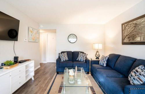 Luxury stay near Oakridge Mall for vacation/work - Foto 3