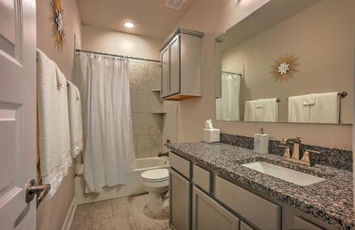 College Station Townhome with Furnished Patio! - Foto 18