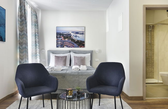 D&A Central Luxury Apartments - Photo 30