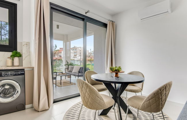 Sanders Triple - Lovely 1-bdr Apt With Balcony - Foto 9