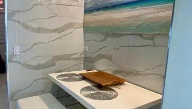 Luxurious remodeled direct Waterfront apartment with Miami skyline view- Free parking- 5min drive to Miami Beach - Foto 2