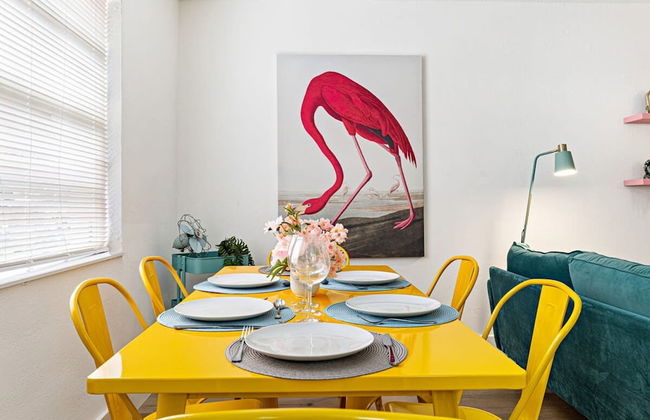 Stylish 2 BR Condo - Free Parking on Premises - Photo 20