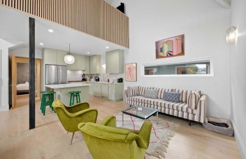 New Listing Hillside Villa by Colby & Conrad - Foto 8