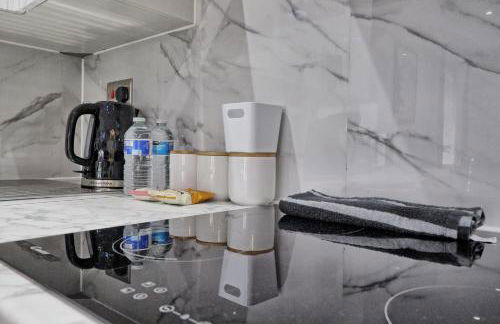 Very Cosy & Lovely 1 Bed Garden Apartment with side access, Suitable for Long Stay and Short Stay - Photo 46