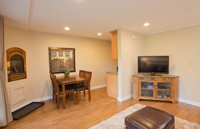 1BR Topnotch Condo - Photo 5