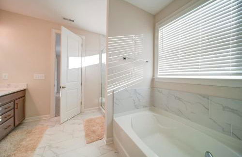 Luxury 4BR Escape - Premium Modern Comfort - Foto 23