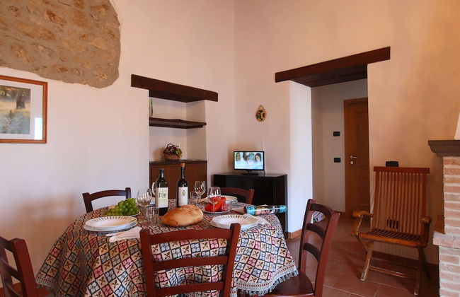 Farmhouse Bliss With Pool, Wine and Tails - Photo 27