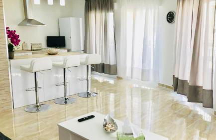 Boutique Apartment by the Sea - Photo 44