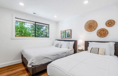 Modern Mountain View Getaway w Huge Outdoor Space - Foto 39