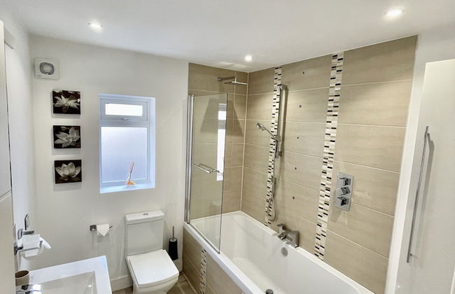 Four Corners Holiday Home with Hot Tub & Sauna - Foto 25