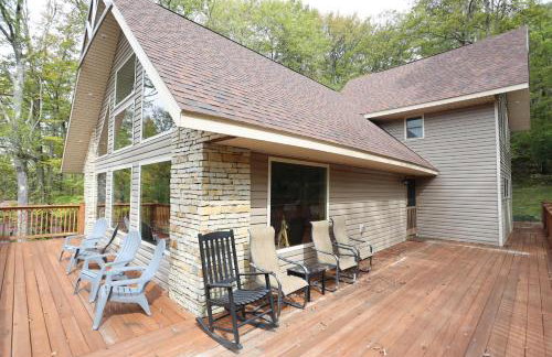 Mountain retreat w 2 fireplaces & lake - Foto 52