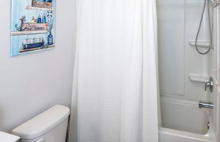 Cozy Coastal Home Near Beaches, Shops, Restaurants - Foto 24