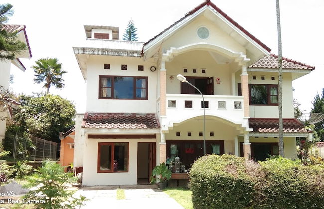 Villa Agro Kusuma Batu Malang - Foto 1