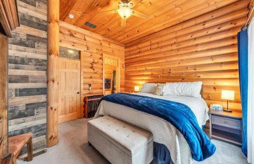 Liberty Pines - Lakefront Log Home, Swim Spa & Game Room - Photo 4