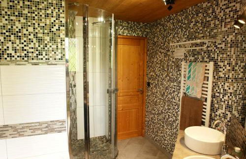 Très beau T3 en rez de jardin à 5 minutes de la station de Carroz - Foto 4