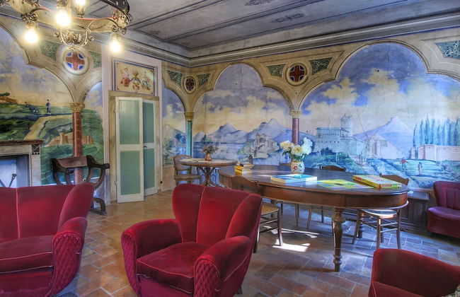 Beautiful Farmhouse with Hot Tub in Umbria - Photo 17