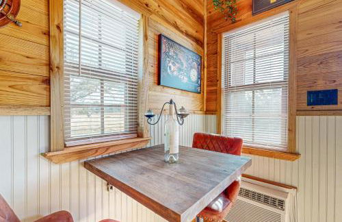 Romantic Tiny House with Views in Harper! - Foto 7