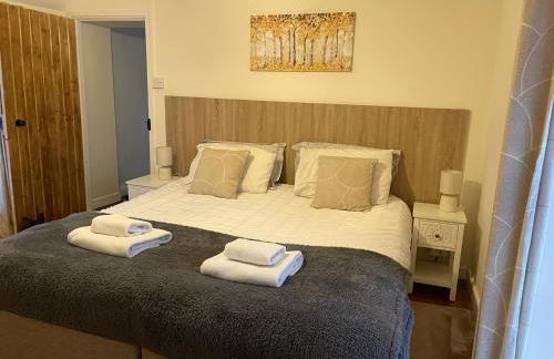 Vauxhall Cottage, Chepstow - 4 Bedroom Pet-Friendly Home with Private Fenced Garden, Walk to Town and Castle - Foto 7