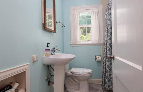 Dog Friendly Lakeside Escape with Hammock and Fire Pit - Foto 71