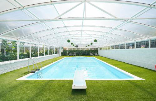 Rent My Spa Home with swimming pool, hottub and sauna - Foto 1