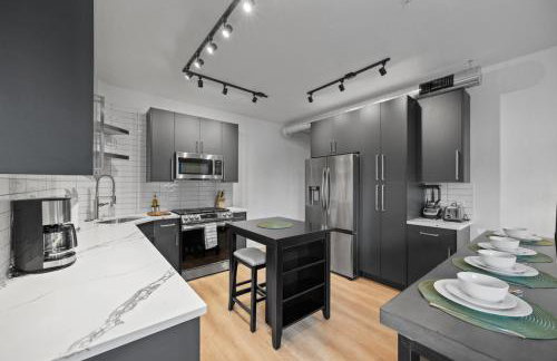 PFR Suites - Highland, 3BR 2BA Shadyside Condo, 2 King Beds, 3rd Floor Walkup - Foto 40