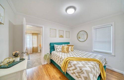 Beautiful Modern home with all year use HOT TUB, Pool table, Game room, & Propane fire pit!! - Foto 1